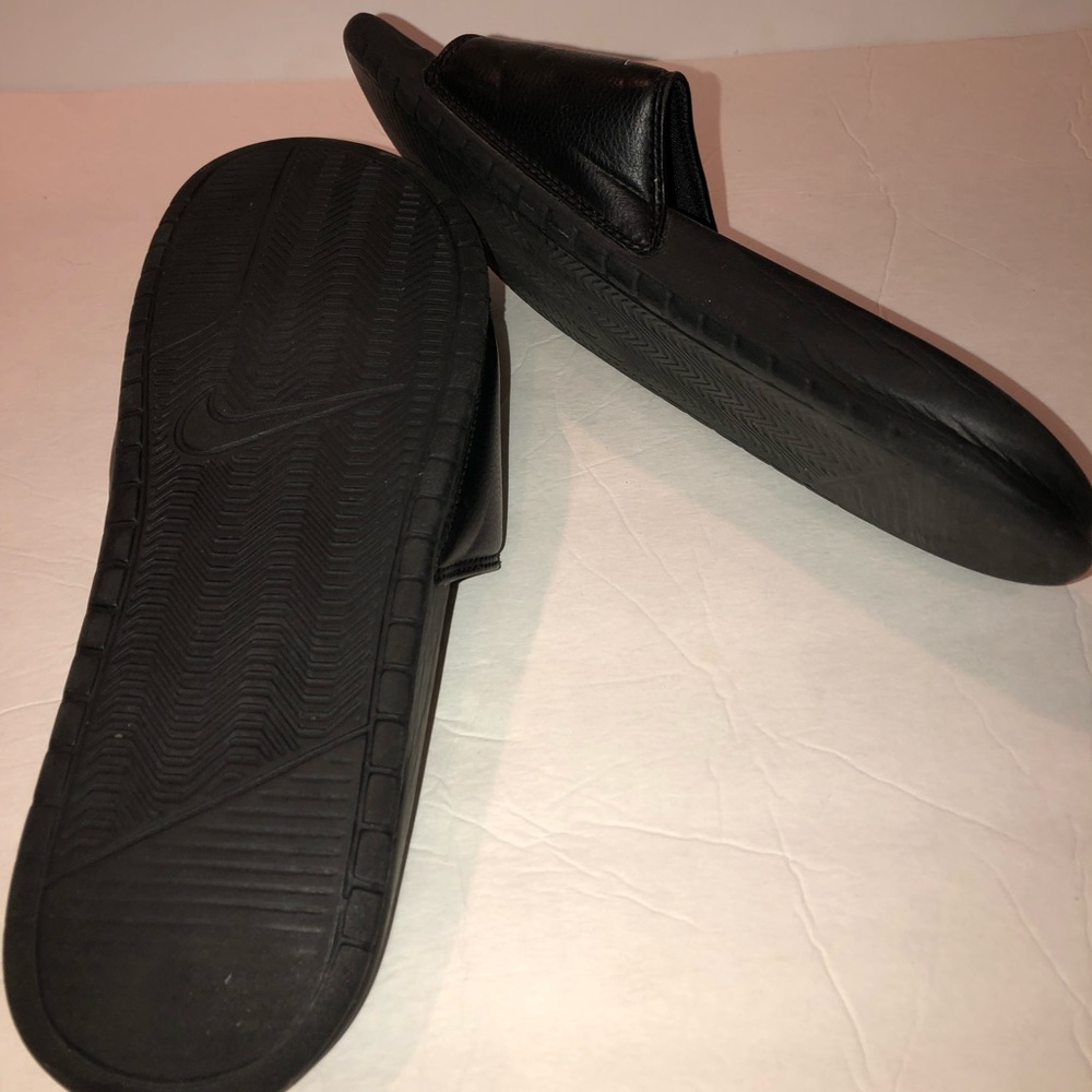 Nike Slides - Picture 2 of 3